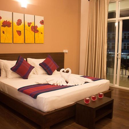 The Suite 262 Negombo Exteriör bild