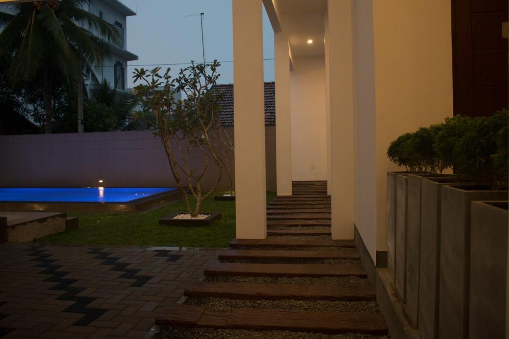 The Suite 262 Negombo Exteriör bild