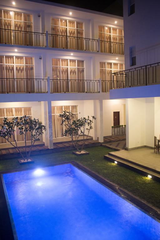 The Suite 262 Negombo Exteriör bild