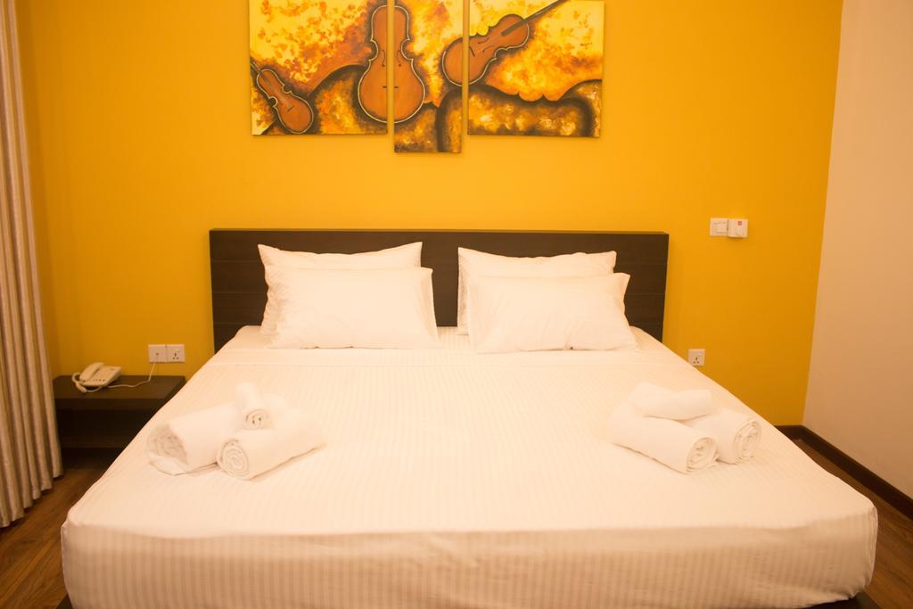 The Suite 262 Negombo Exteriör bild