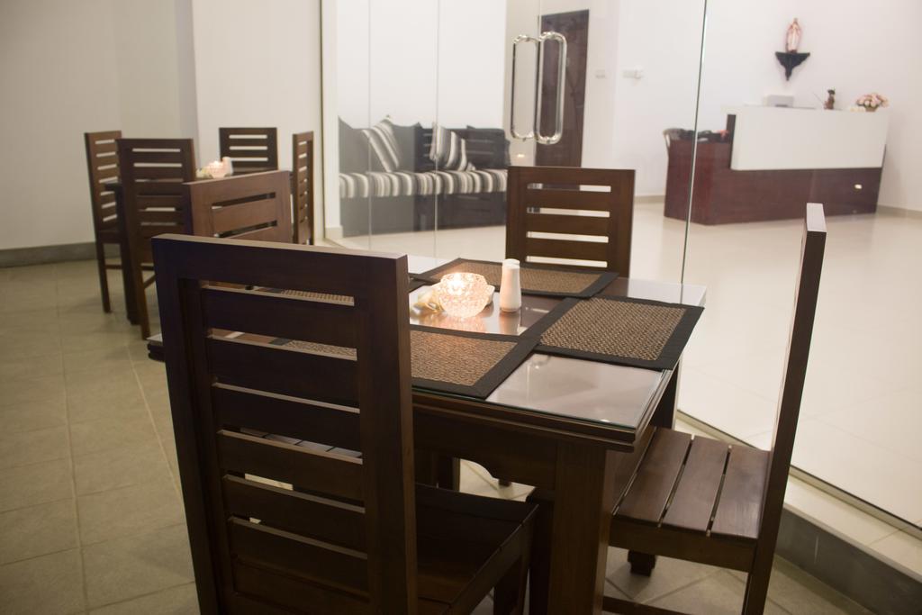 The Suite 262 Negombo Exteriör bild